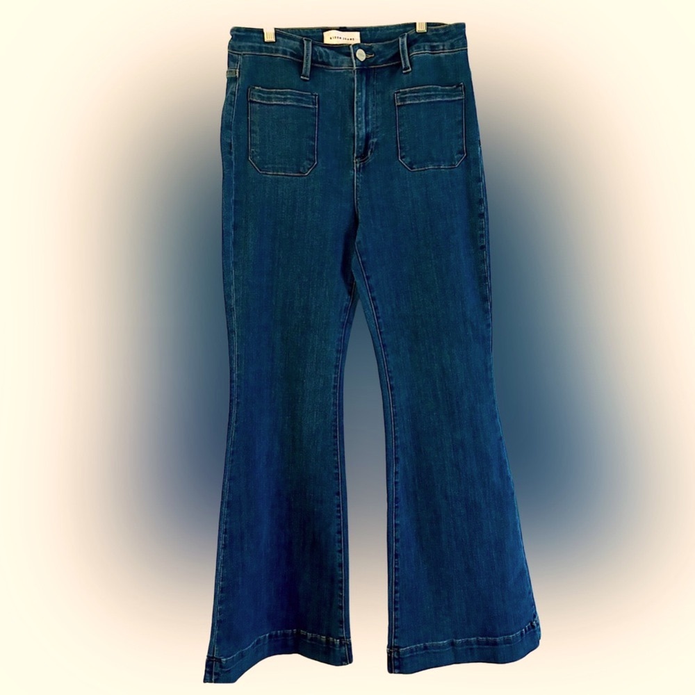 Risen High Waist Patch Pocket Flare Jeans